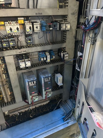 Renovate ตู้ควบคุมไฟฟ้า